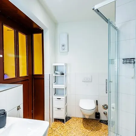 Appartement Wohnen In Ehemaliger Kneipe *