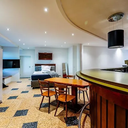 Appartement Wohnen In Ehemaliger Kneipe Cologne